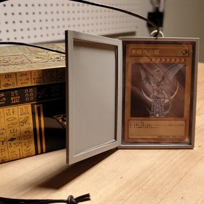 Mặt dây chuyền thẻ bài Yu-Gi-Oh!