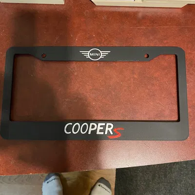 Một cái khung biển số MINI cooper S nữa (bắc mỹ)