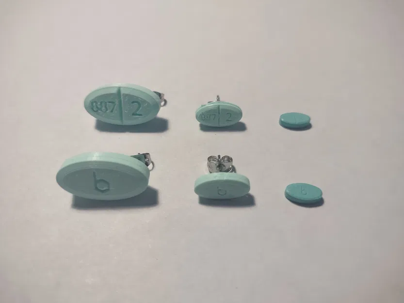 Bông Tai Nụ Hình Viên Thuốc Estradiol (Estrogen) - Image 1