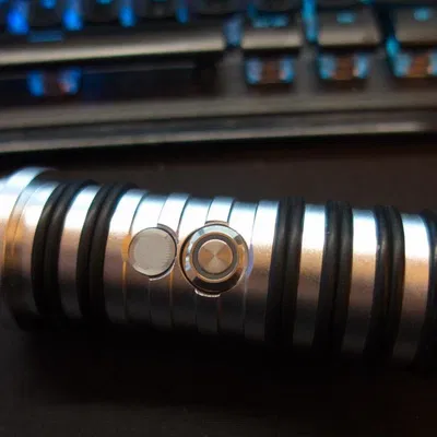 Nút Bịt Cổng Sạc Thanh Kiếm Ánh Sáng