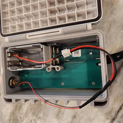 Flume 2 Có Nắp Chặt và Dùng Pin Nối Dây