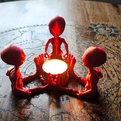 Chân Nến Tealight Hình Người Ngoài Hành Tinh