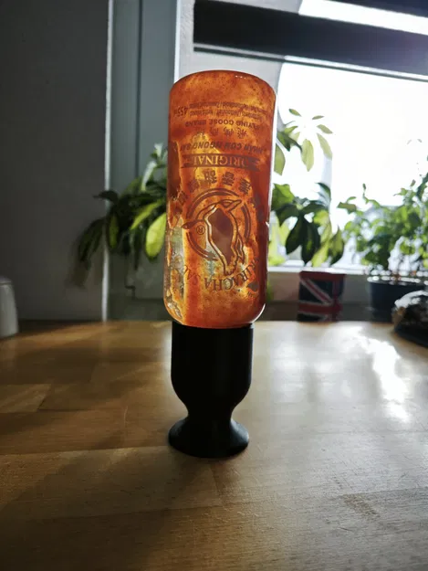 Chân Đế Sriracha Để Bàn - Image 1