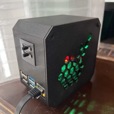 Hộp Raspberry Pi 4 có công tắc quạt và đèn LED