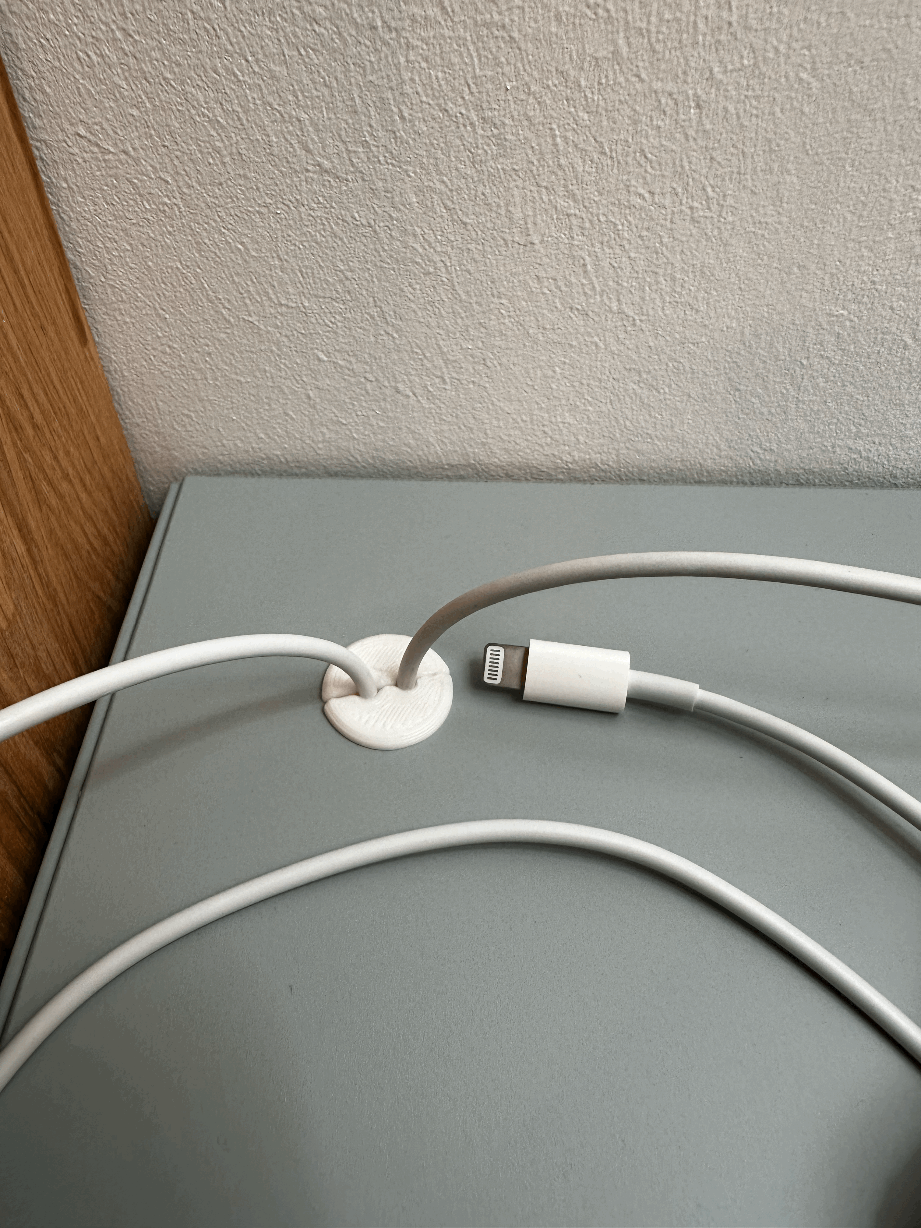 Nắp Luồn Dây Cáp Mỏng - Image 1