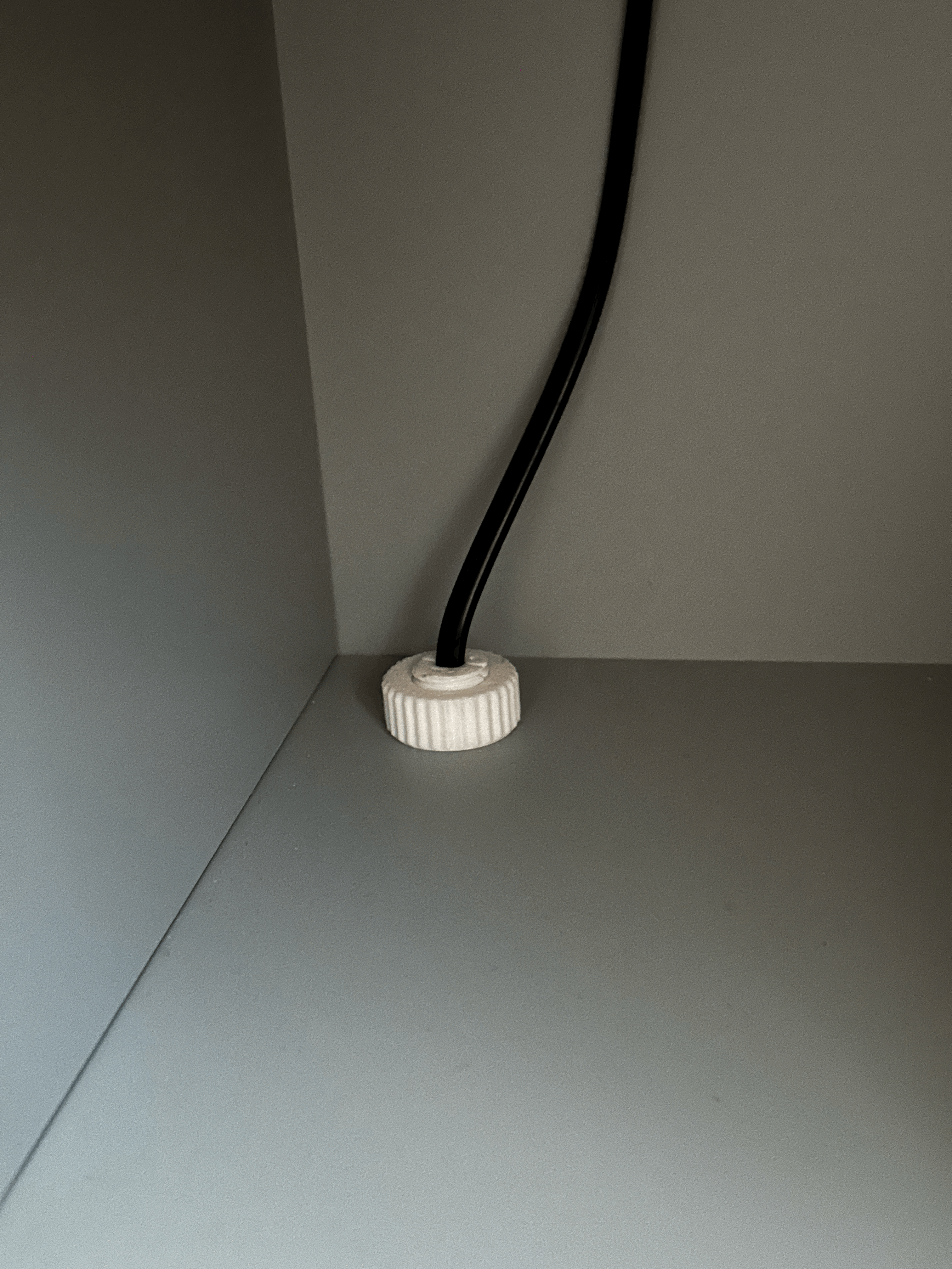 Nắp Luồn Dây Cáp Mỏng - Image 3