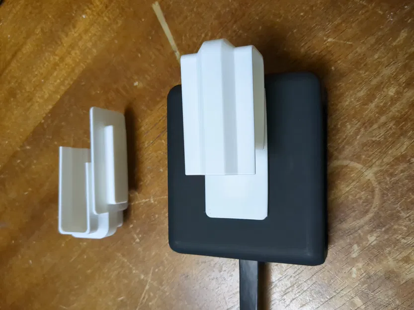 Kẹp Bàn Có Đế Gắn USB-C Hub Cable Matters - Image 1