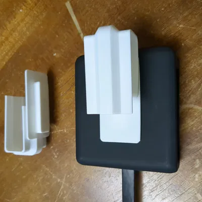 Kẹp Bàn Có Đế Gắn USB-C Hub Cable Matters