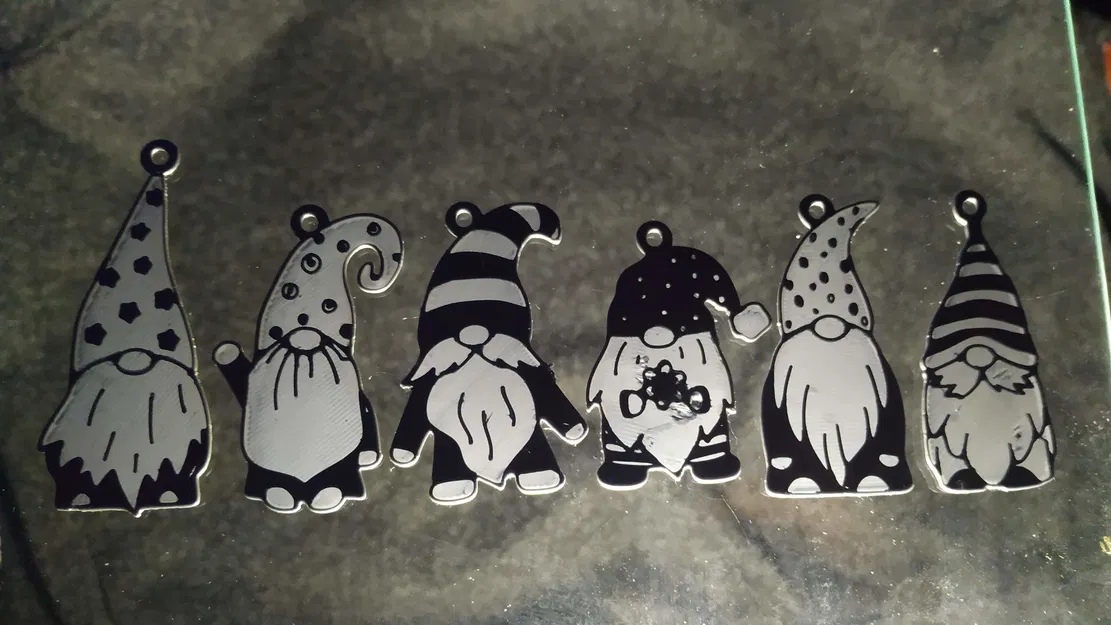 Những Chú Lùn Giáng Sinh Trong Mờ 1 - Image 1