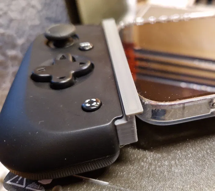 Adapter Razer Kishi V2 cho iPhone 14 Pro (Có Ốp Lưng) - Image 1