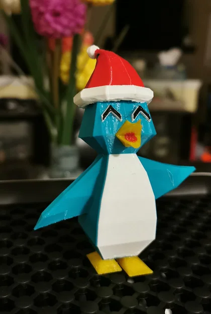 Móc khóa Chim Cánh Cụt Giáng Sinh Happy Low-polygon - Image 1