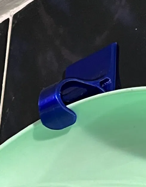 Móc treo bồn tắm em bé gắn tường - Image 1