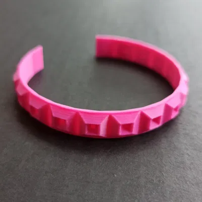 Vòng Tay Kim Tự Tháp