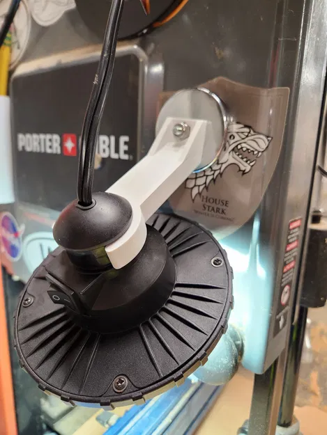 Giá kẹp đèn Braun 800 lumen - Image 1