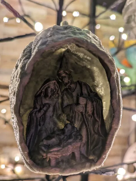 Mô Hình Chúa Giáng Sinh Hình Quả Sồi Trang Trí Có Lỗ LED - Image 1