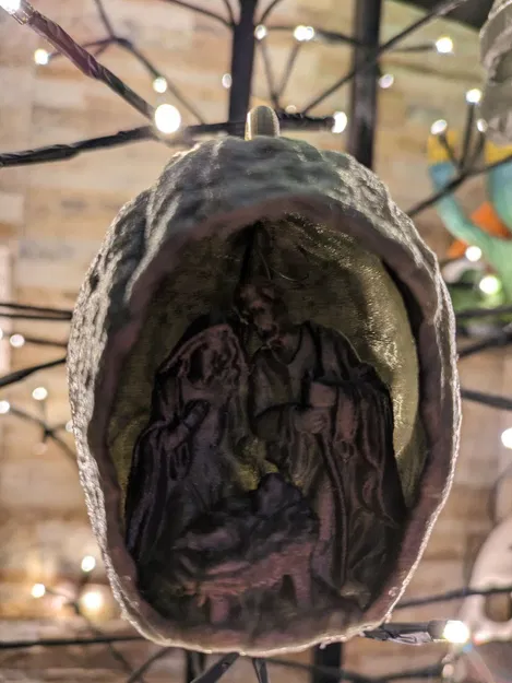 Mô Hình Chúa Giáng Sinh Hình Quả Sồi Trang Trí Có Lỗ LED - Image 4