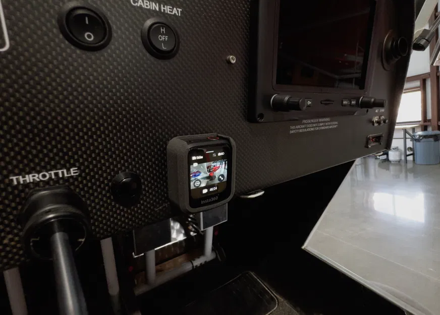 Giá Đỡ Remote GPS Insta360 - Image 1