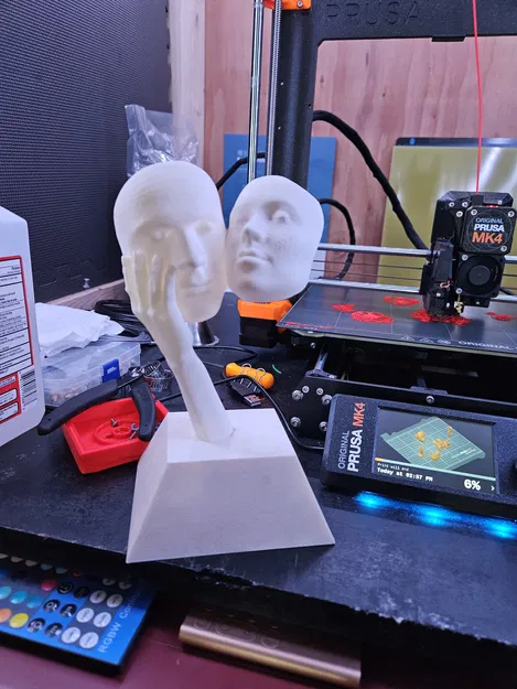 Tượng Hai Khuôn Mặt Nam Nữ - Image 1