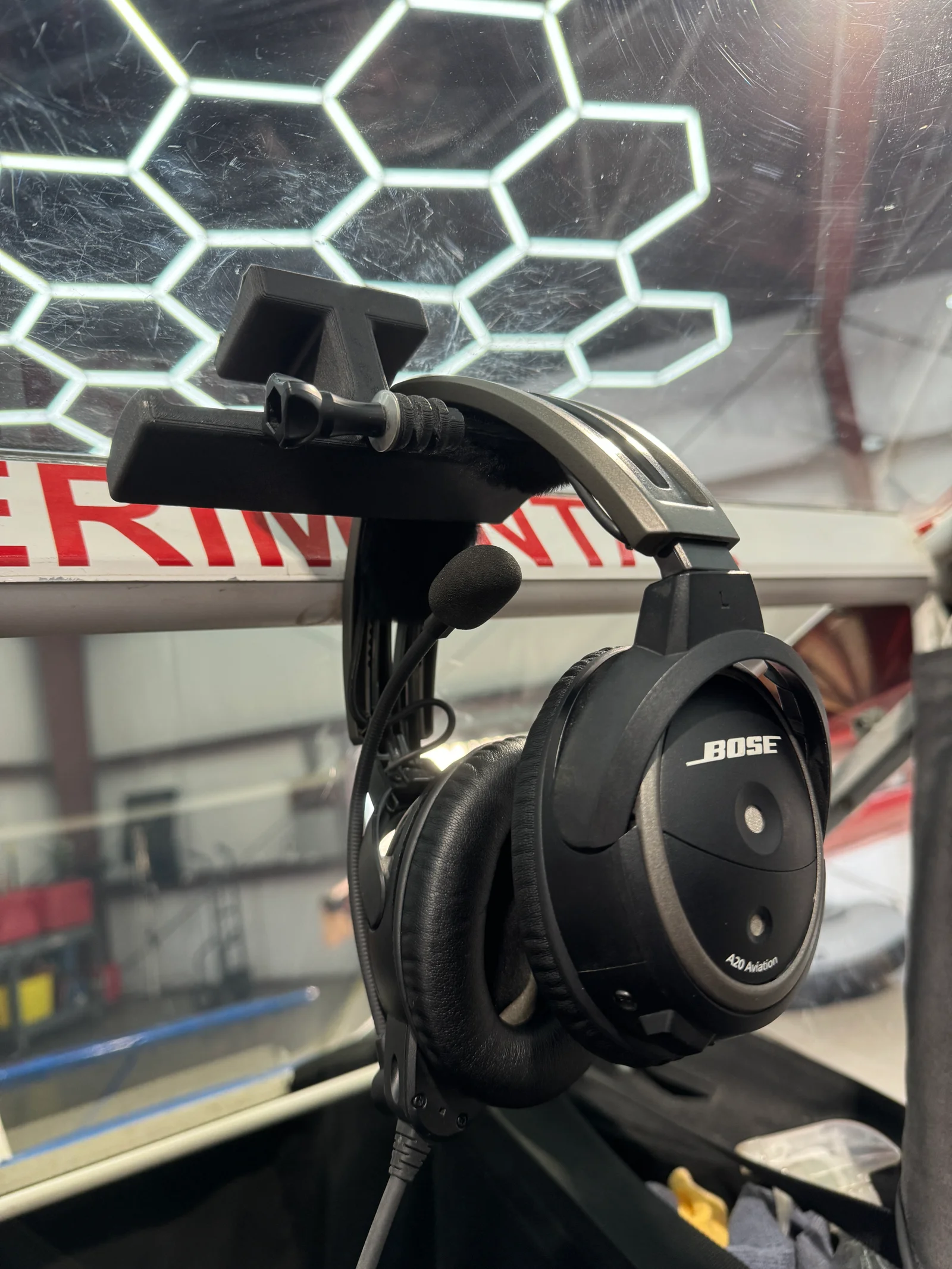 Móc Treo Tai Nghe Kèm Giá Gắn GoPro 1