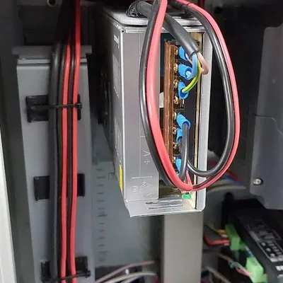 Hộc đựng nguồn có bản lề