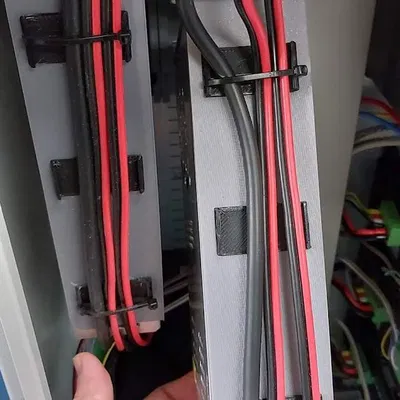 Hộc đựng nguồn có bản lề