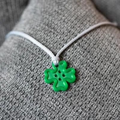 Mặt dây chuyền - Nút áo may mắn