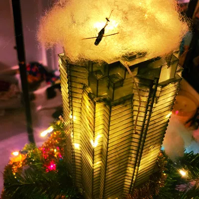 Mô hình Tháp Nakatomi DIE HARD - Chúc mừng bữa tiệc!