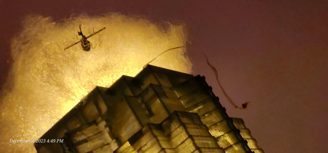 Mô hình Tháp Nakatomi DIE HARD - Chúc mừng bữa tiệc! - Image 5