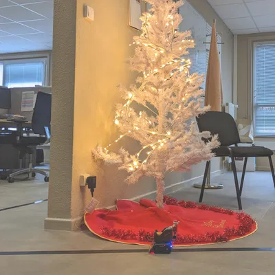 ChocoBot Giáng Sinh - Robot Phát Kẹo