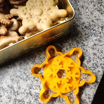 Khuôn cắt bánh gừng hình bông tuyết