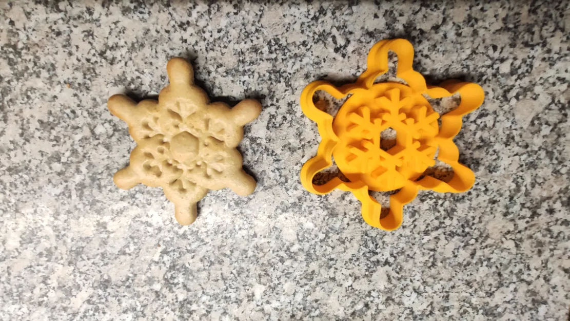 Khuôn cắt bánh gừng hình bông tuyết - Image 2