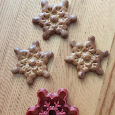 Khuôn cắt bánh gừng hình bông tuyết