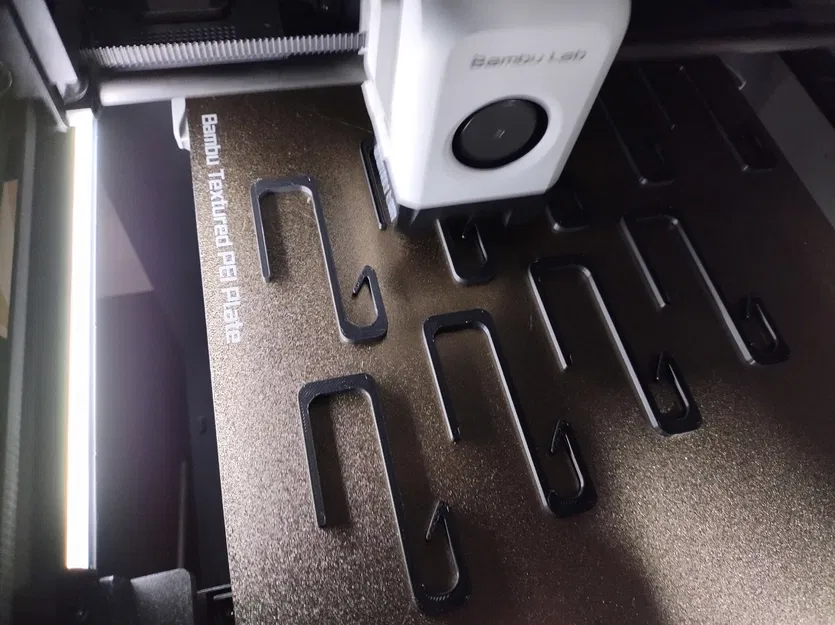 Giá Treo Dây Đèn Giáng Sinh Lên Hàng Rào 20mm - Image 2