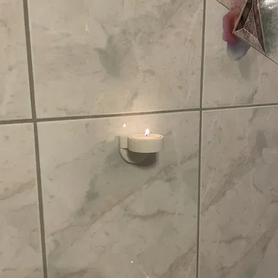 Chân Nến Phòng Tắm Gắn Gạch