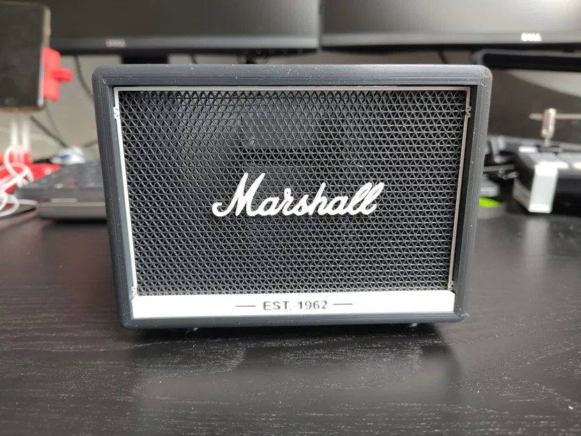 Dự án MMU kết hợp Lưới, Logo và Thanh Đáy của Hộp Đựng Bút Marshall - Image 1