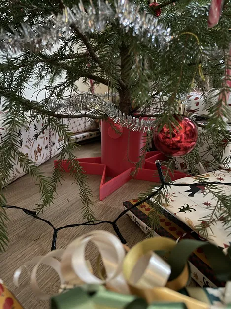 Chân Đế Cây Thông Noel Sang Trọng - Image 1