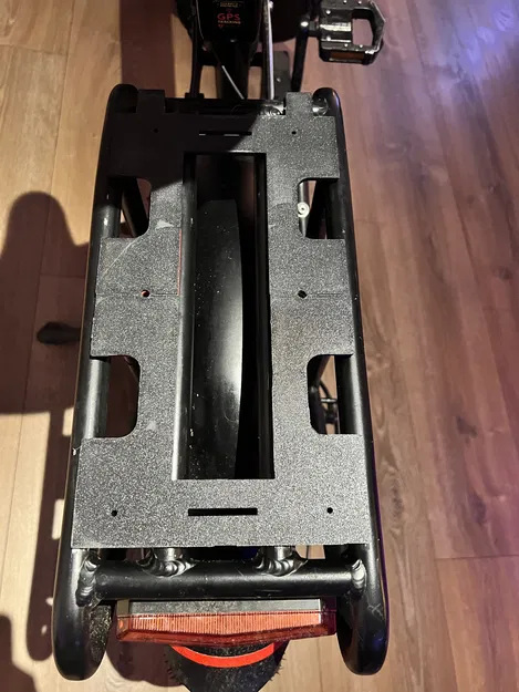 Hệ thống đế gắn túi tháo lắp nhanh cho xe đạp fatbike - Image 1