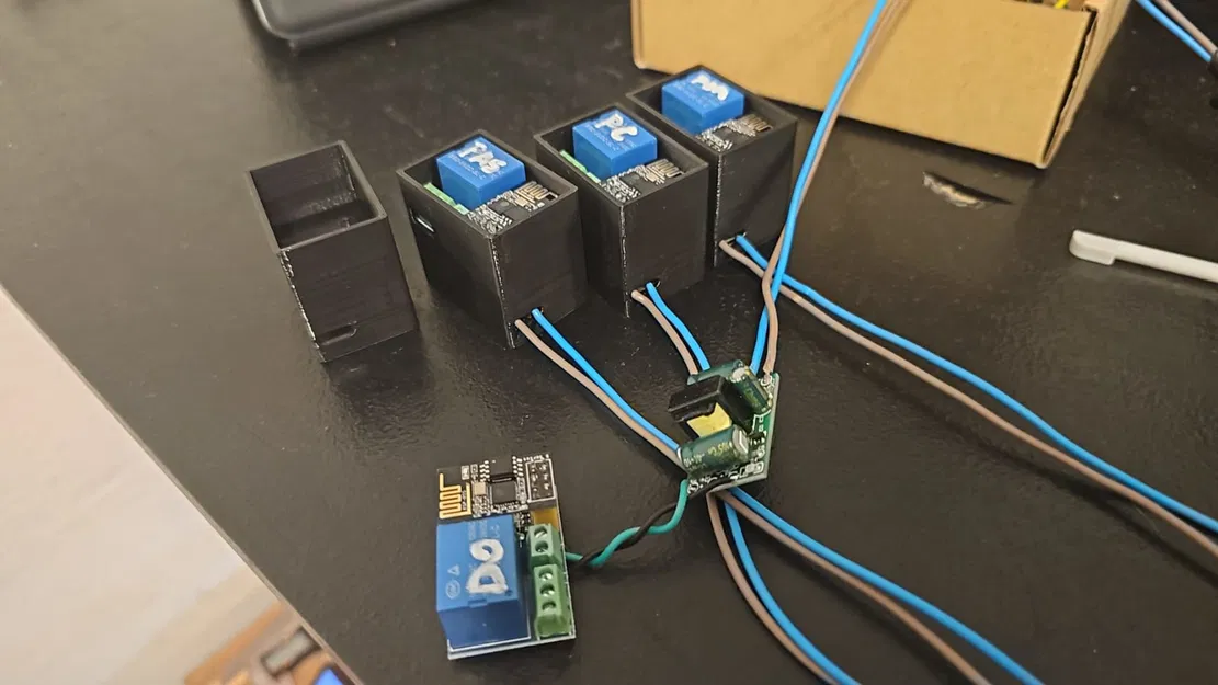 Vỏ Hộp Rơ Le Wifi ESP-01 - Image 1