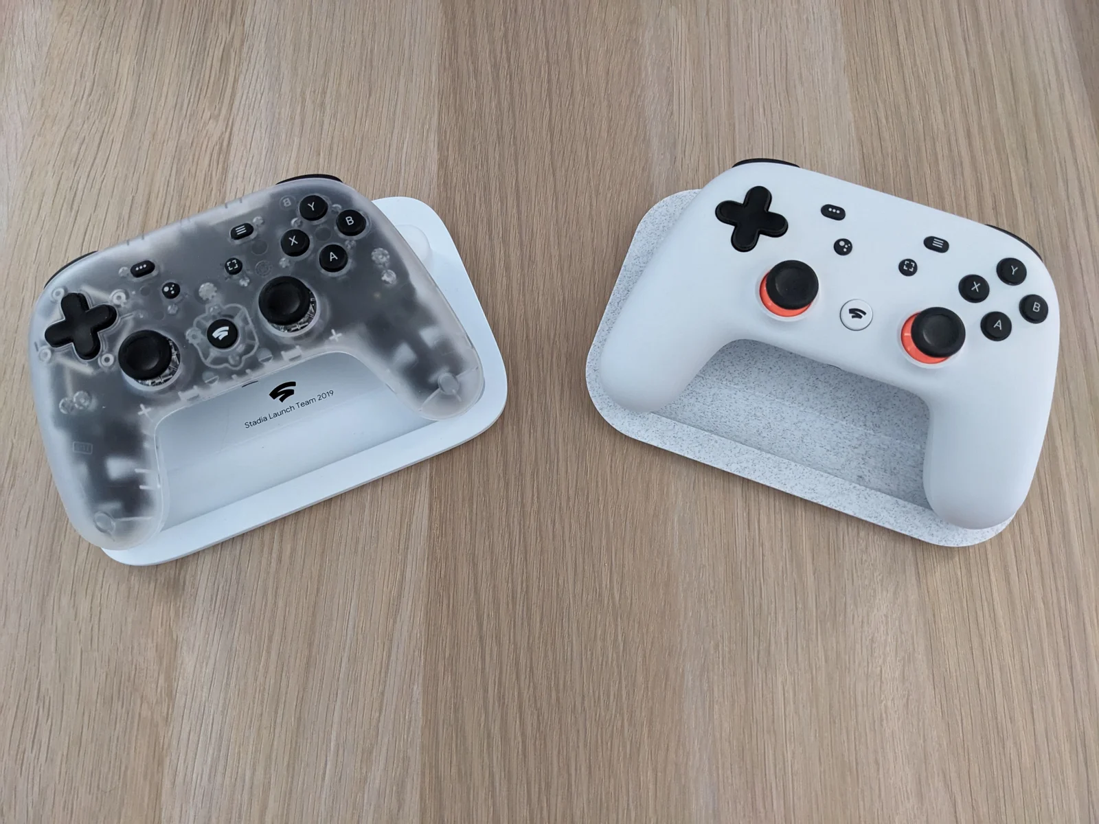 Chân đế tay cầm Stadia Launch Team 1