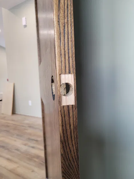 Jig Tự Định Tâm Phay Lỗ Tấm Chốt Cửa - Image 6