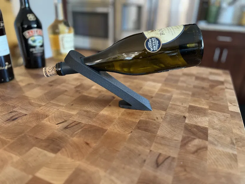 Rượu Thần: Làm Chai Rượu Của Bạn Treo Lơ Lửng - Image 1