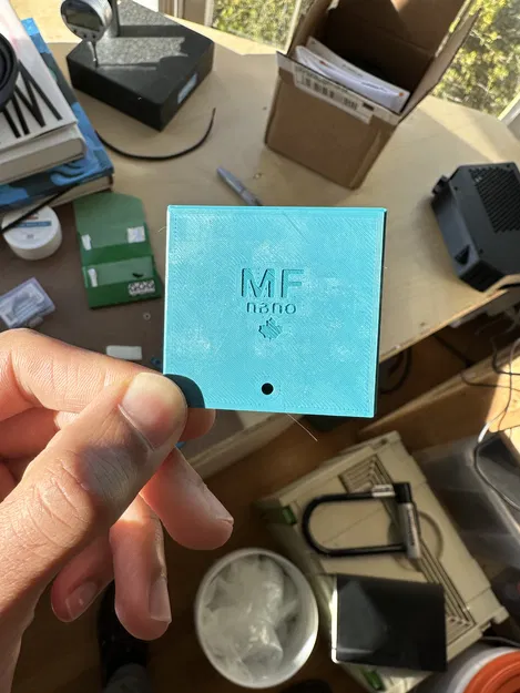 Nắp Hộp MF Nano - Logo Nhỏ - Image 1