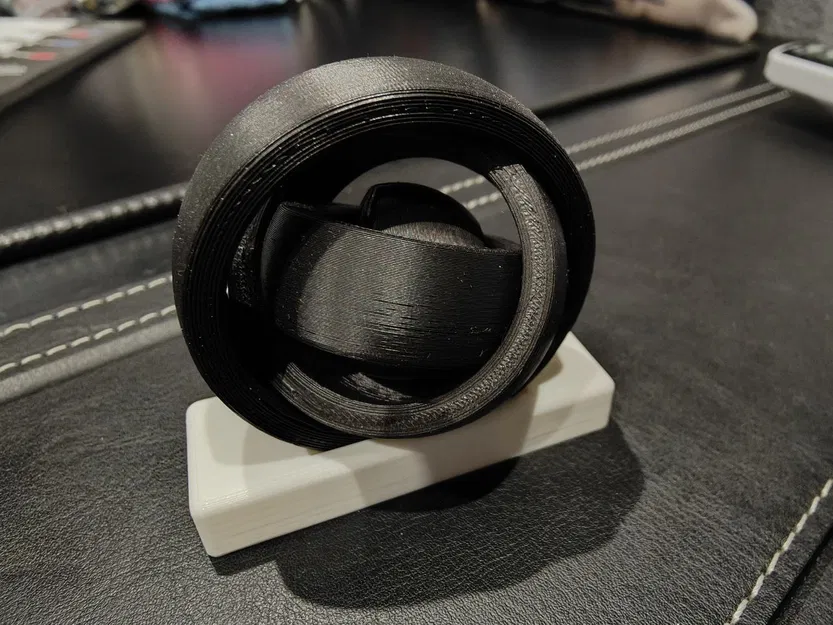 Đế Đỡ Cho Đồ Chơi Vòng Xoay - Image 1