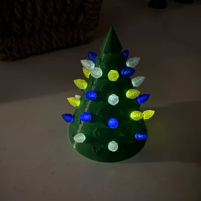 Cây Thông Noel Có Đèn Trang Trí