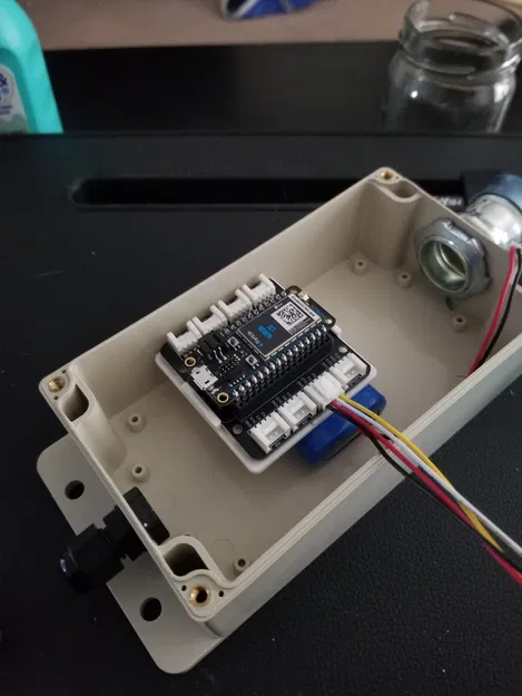 Đế gắn Grove Shield FeatherWing cho Particle có pin LiPo - Image 2