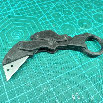 Dao Karambit Gấp với Lưỡi Dao Đa Năng