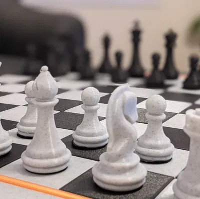 Bàn Cờ Vua Nam Châm Gắn Tường