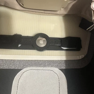 Phụ kiện giữ Airtag cho túi Briggs & Riley