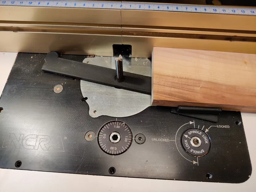 Dụng Cụ Định Tâm Mũi Router Bàn - Image 1