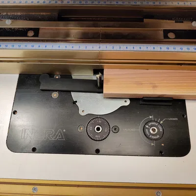 Dụng Cụ Định Tâm Mũi Router Bàn